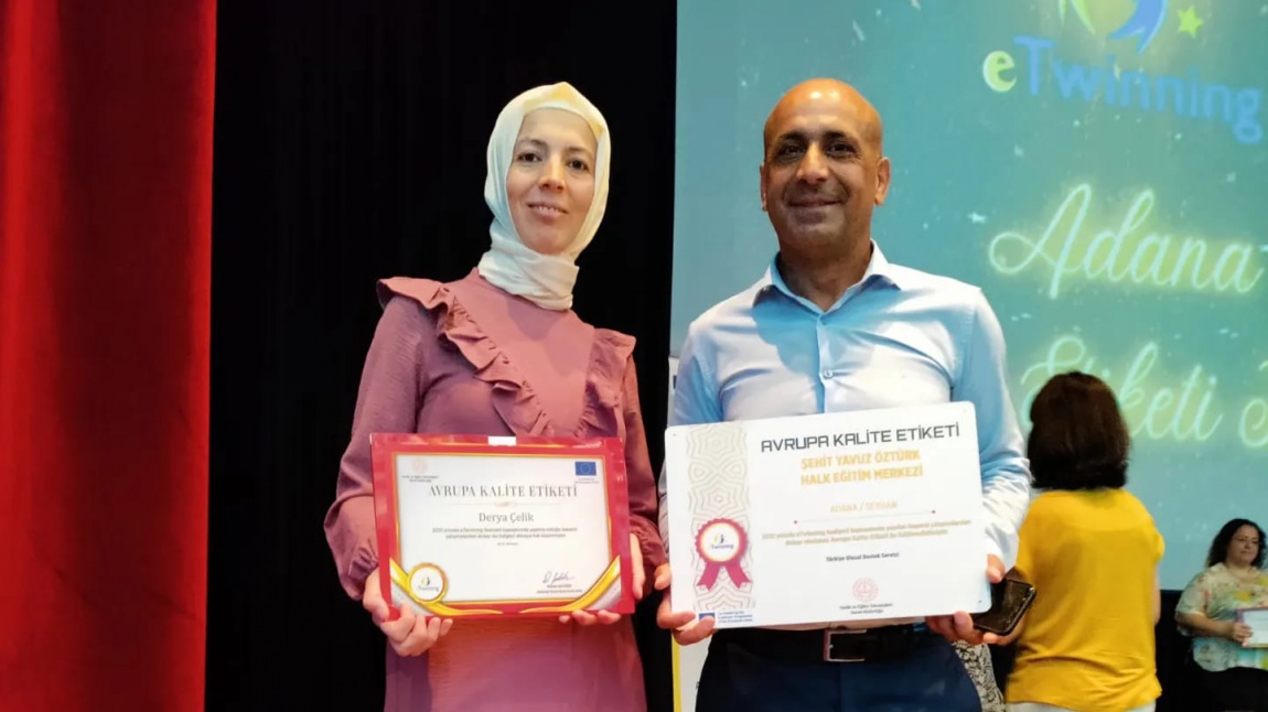 Ulusal ve Avrupa Kalite Etiketi Ödülüne layık görülen; Özel ödüller kategorisinde sergilenmeye hak kazanan ve Uluslararası hakemli dergide yayınlanan eTwinning Projemizin ödül töreni